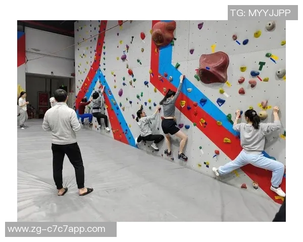 北京攀岩队的控制策略与攀岩热点现状深度解析 北京攀岩队的控制策略与攀岩热点现状深度解析