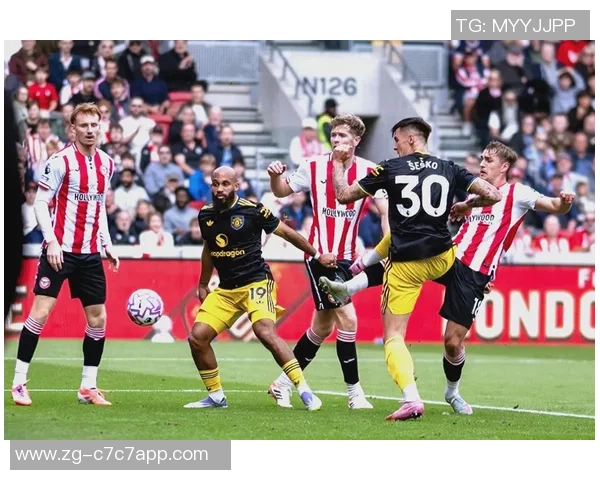 布伦特福德与富勒姆激战正酣精彩对决引发球迷热议