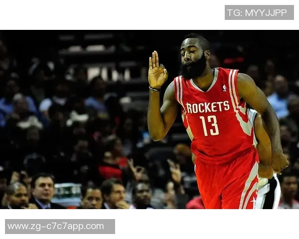 弗拉门戈与莱昂的激烈对决揭示了足球战术的魅力与球队精神的较量